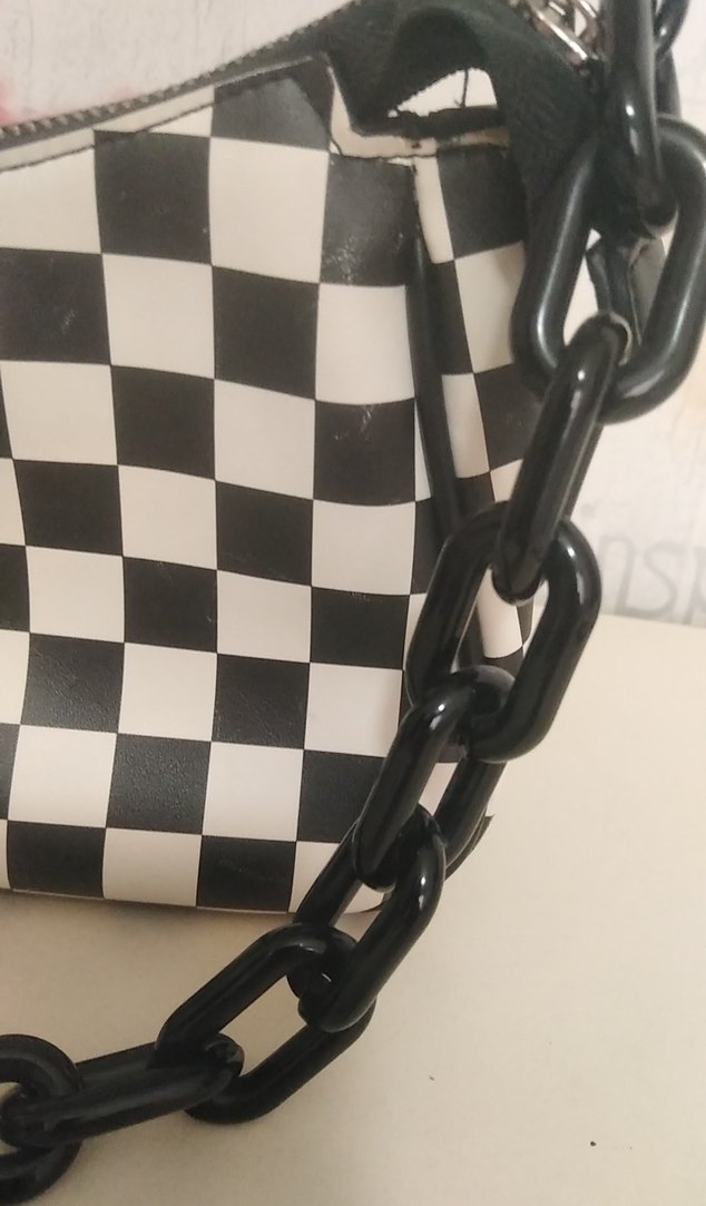 Zincir Detaylı Beyaz Siyah Kareli Deri Çanta - Görsel 2