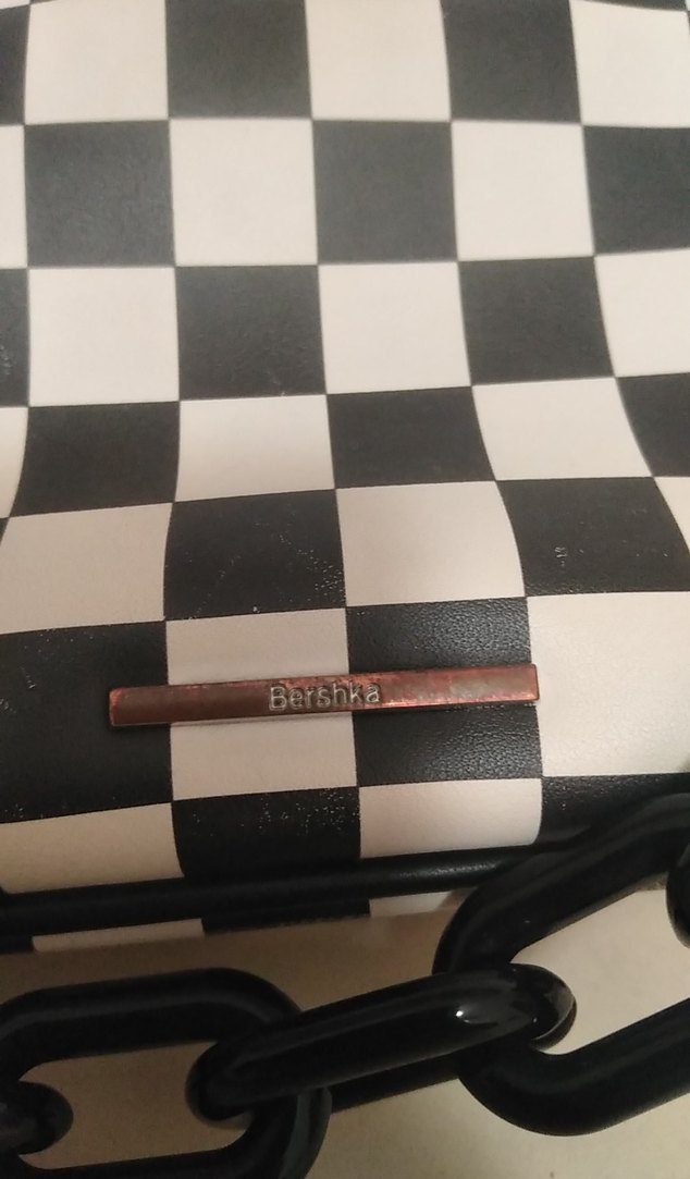 Zincir Detaylı Beyaz Siyah Kareli Deri Çanta - Görsel 3