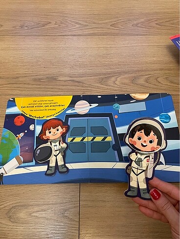 Merhaba Uzay Cırtlı Kitap - Görsel 2