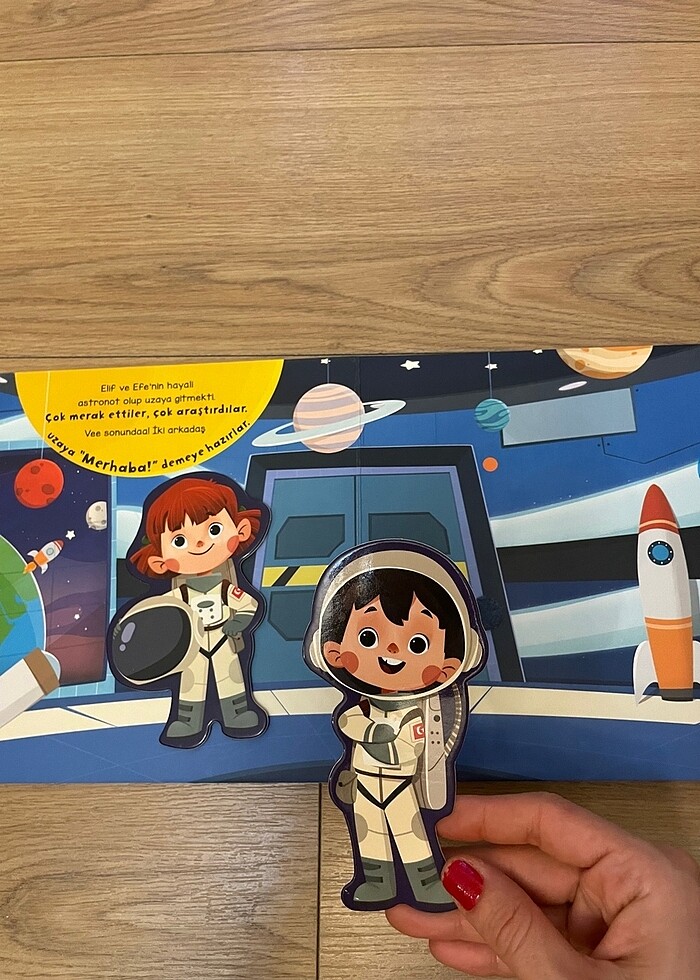 Merhaba Uzay Cırtlı Kitap - Görsel 3