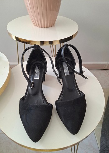 Siyah Süet Tokalı Stiletto Kadın Ayakkabı