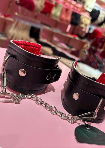 Kırmızı Zincir Detaylı Gotik Kadın El Zinciri - Görsel 4