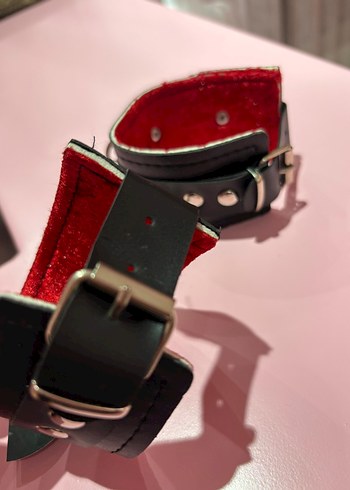 Kırmızı Zincir Detaylı Gotik Kadın El Zinciri - Görsel 8