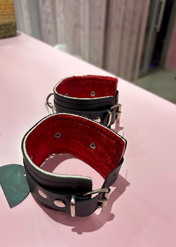 Kırmızı Zincir Detaylı Gotik Kadın El Zinciri - Görsel 5