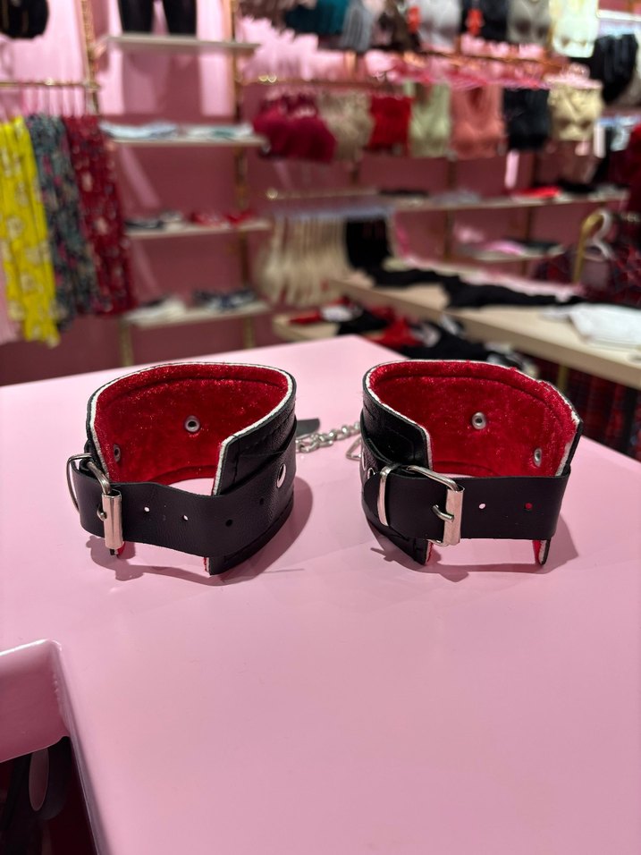 Kırmızı Zincir Detaylı Gotik Kadın El Zinciri - Görsel 3