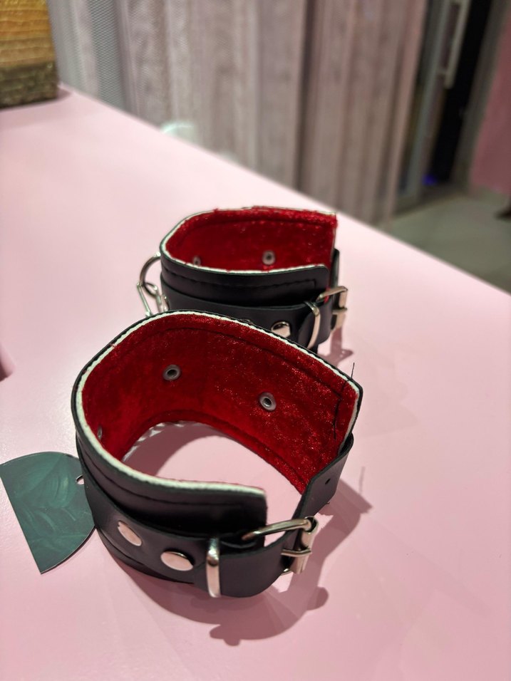 Kırmızı Zincir Detaylı Gotik Kadın El Zinciri - Görsel 5