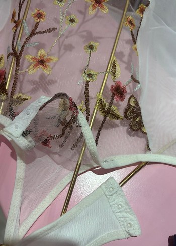 Nakışlı Beyaz Bodysuit - Görsel 4