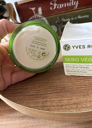 Yves Rocher Yves Rocher gözenek sıkılaştırıcı krem 