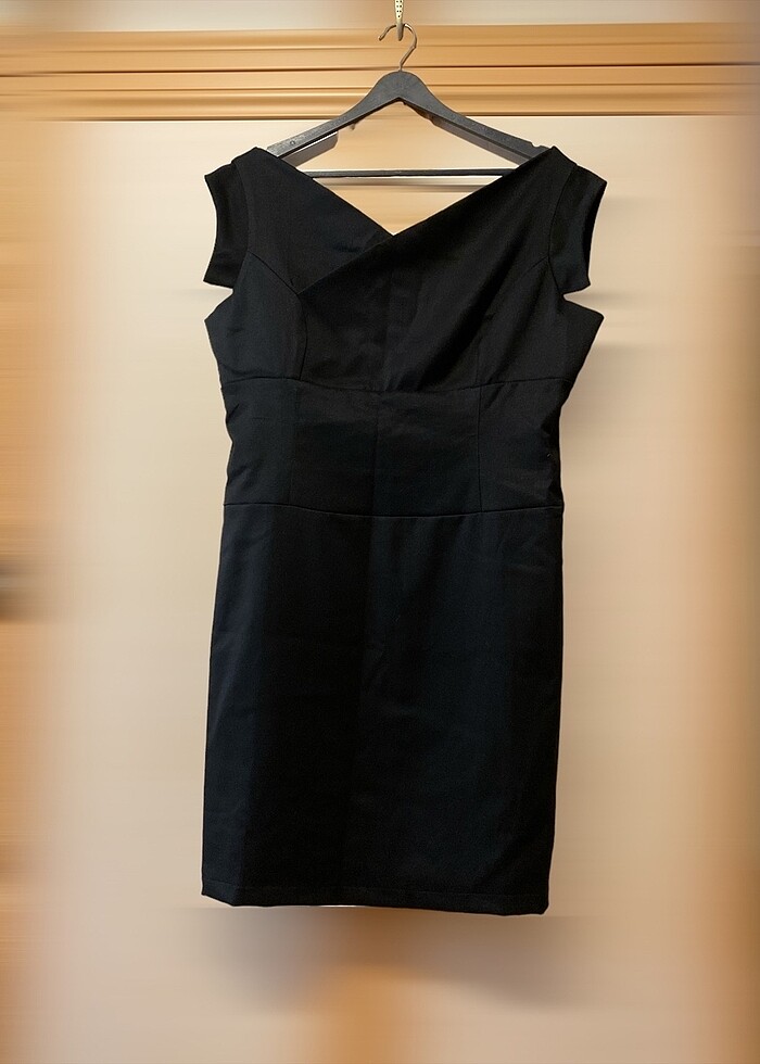 Siyah Elbise - Görsel 2