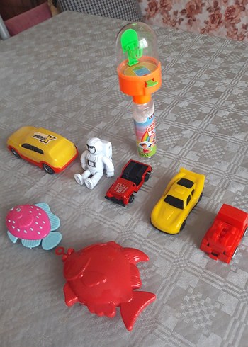 Renkli Oyuncak Araba ve Figür Seti - Görsel 4