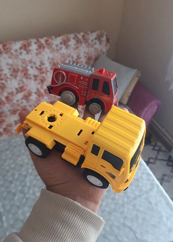 Oyuncak Kamyon ve İtfaiye Aracı - Görsel 2