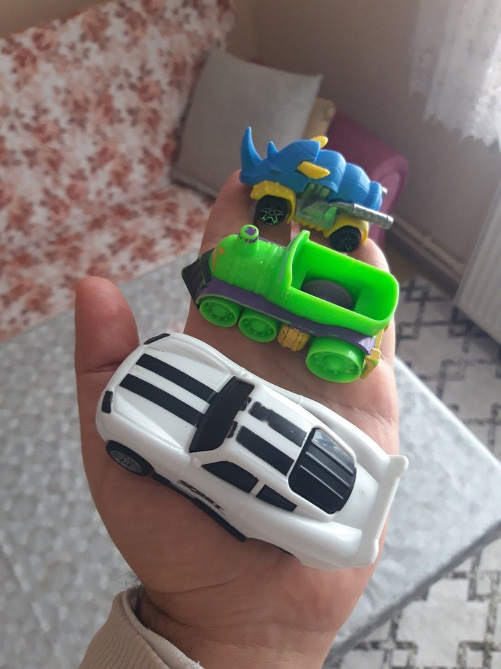 Renkli Oyuncak Araba Seti - Görsel 2