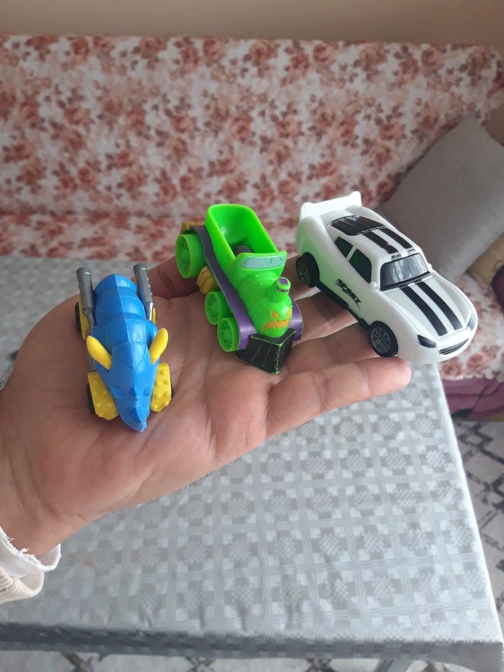 Renkli Oyuncak Araba Seti - Görsel 3