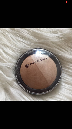 Yves Rocher Pudra