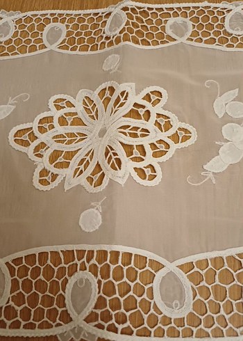 İşlemeli Bohem Beyaz Masa Örtüsü - Görsel 4