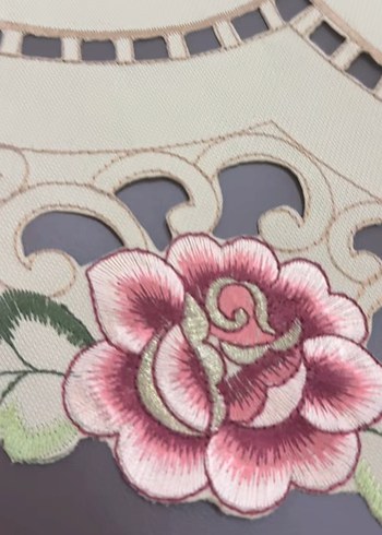 sarmanakış'lı bej Pastel Masa Örtüsü - Görsel 2