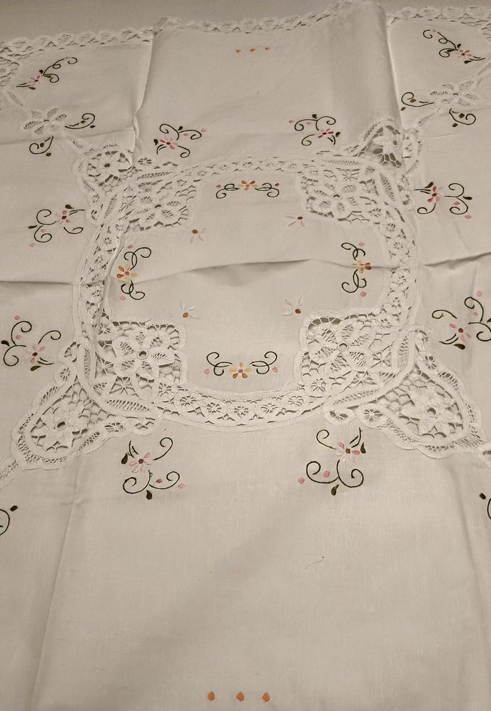 Nakışlı Beyaz Masa Örtüsü Seti - Görsel 5