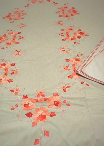 Rahibe işi Nakışlı Pastel Masa Örtüsü