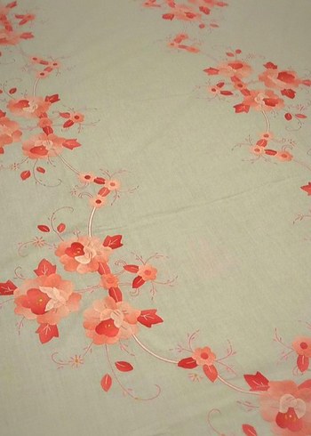 American Vintage Rahibe işi Nakışlı Pastel Masa Örtüsü