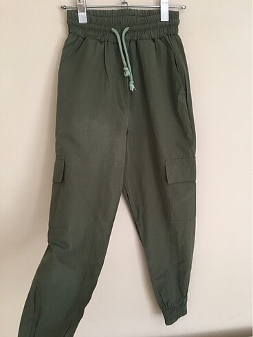 Yeşil kargocu pantolon