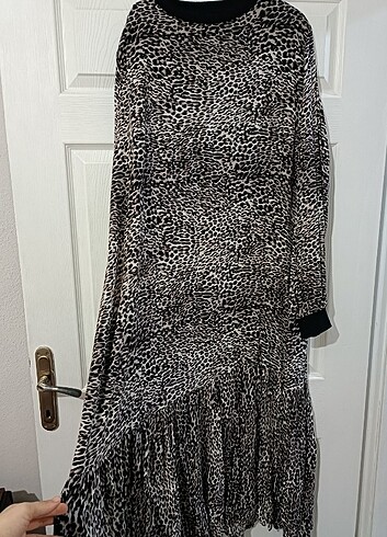 Leoparlı elbise