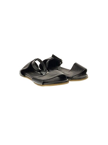 Derimod Derimod Sandalet %70 İndirimli.