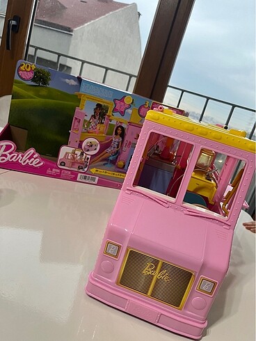 Barbie limonata aracı