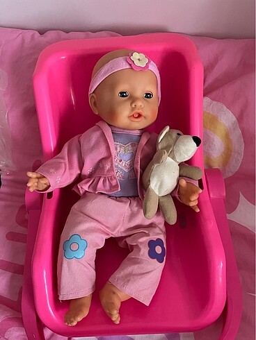Pusetli oyuncak bebek