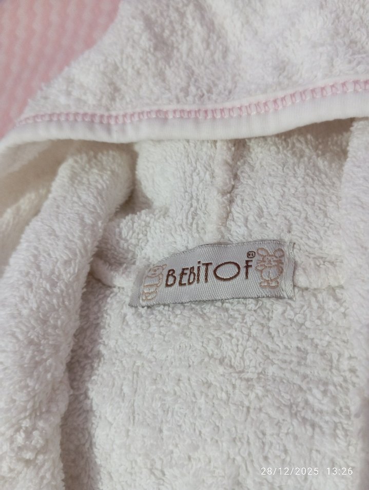 Nakışlı Beyaz Kız Çocuk Bornoz ve Eldiven Takımı - Görsel 3