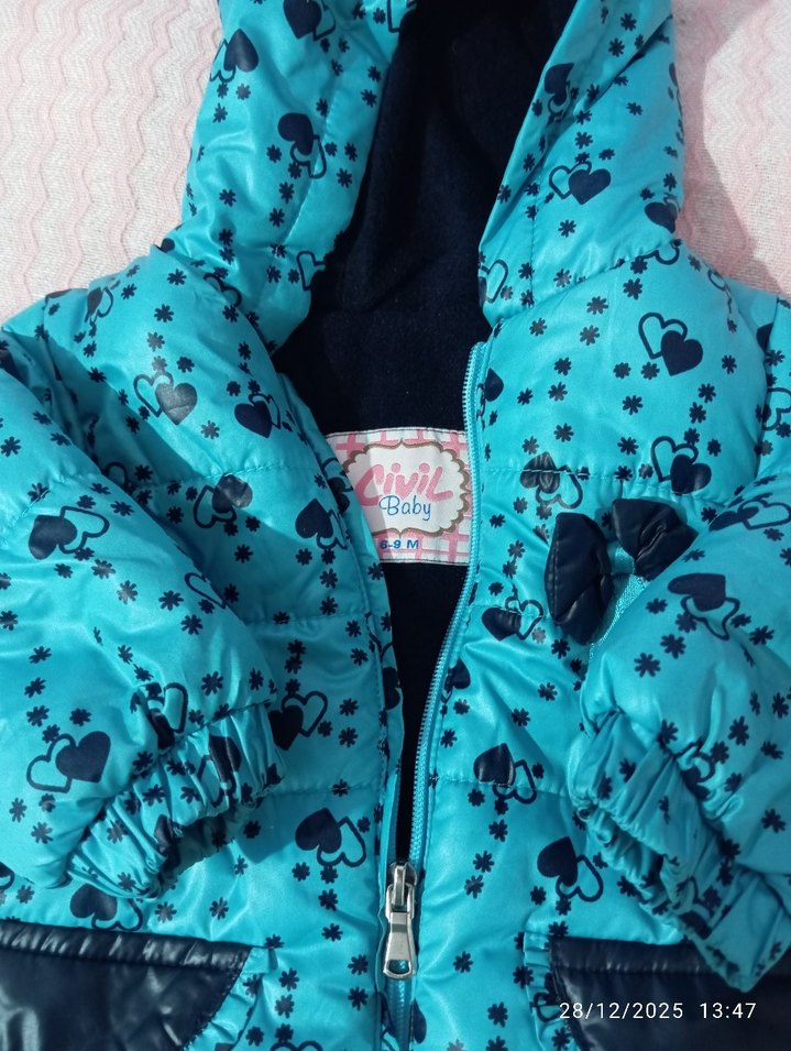 Kapüşonlu, renkli baskılı kız çocuk mont (0-1 yaş arası) - Görsel 2