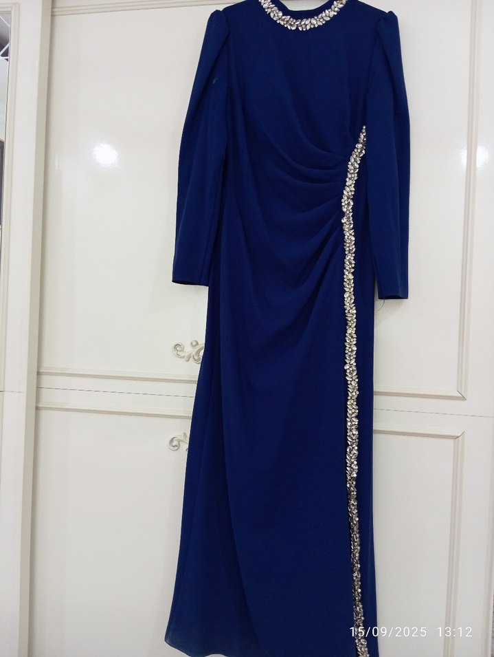 Mavi Uzun Kollu İşlemeli Abiye Elbise. - Görsel 3