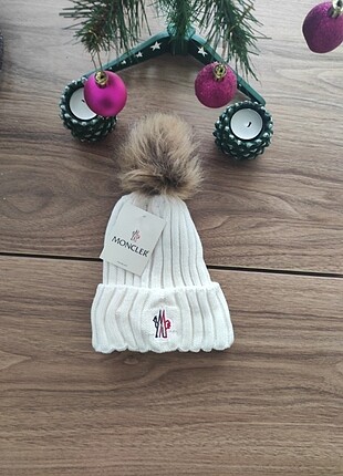 MONCLER BERE STANDART BEDEN