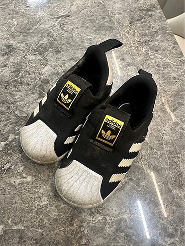 Adidas Superstar