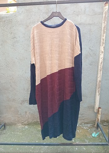 m Beden Uzun, V Yakalı Kırmızı Batik Desenli Triko Hırka