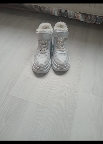 Beyaz Kürklü Platform Kız Spor Ayakkabı - Görsel 2