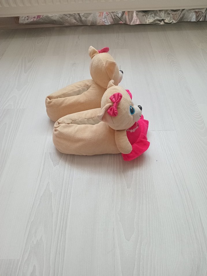 Kız Çocukları için Pembe Peluş Ev Terliklerı - Görsel 3