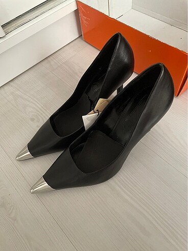 38 Beden Stiletto