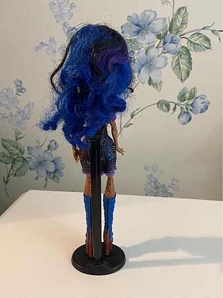 Beden Renk Monster High Robecca Steam Art Class
