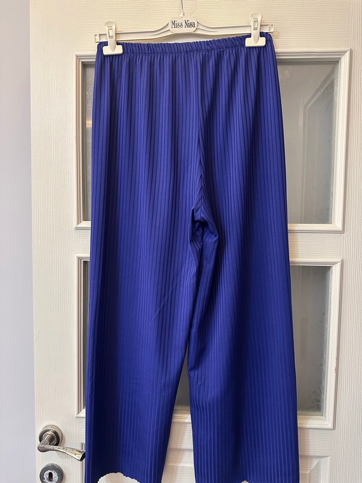 Mavi V Yaka Piliseli Tunik - Görsel 4