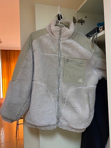BERSHKA PELUŞ CEKET
