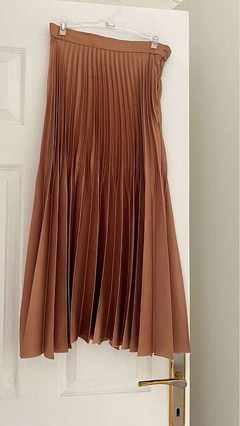 Rose saten pileli midi etek