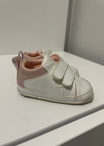 Velcro bantlı beyaz kız bebek ayakkabısı - Görsel 2
