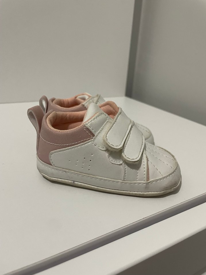 Velcro bantlı beyaz kız bebek ayakkabısı - Görsel 2