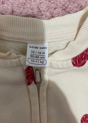 Kız Çocuk Beyaz Kalp Desenli Fermuarlı Yelek - Görsel 2