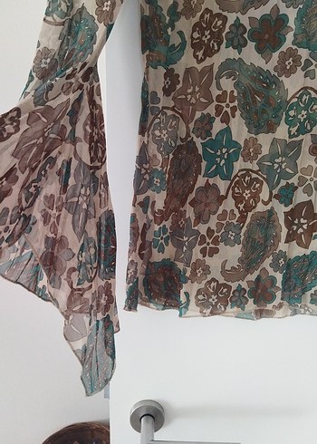 Bohem V Yaka Uzun Kollu Desenli Bluz - Görsel 4