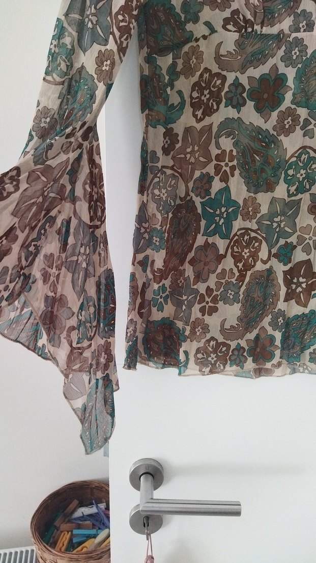 Bohem V Yaka Uzun Kollu Desenli Bluz - Görsel 4