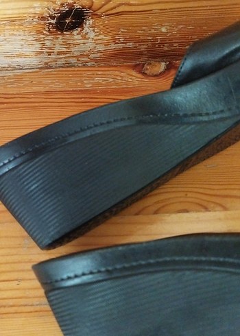 Kadın Siyah Tokalı Dolgu Topuk Terlik - Görsel 4