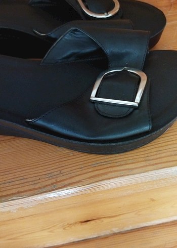 Kadın Siyah Tokalı Dolgu Topuk Terlik - Görsel 2