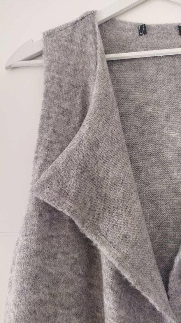 Gri Uzun Kollu Örgü Yelek - Görsel 3