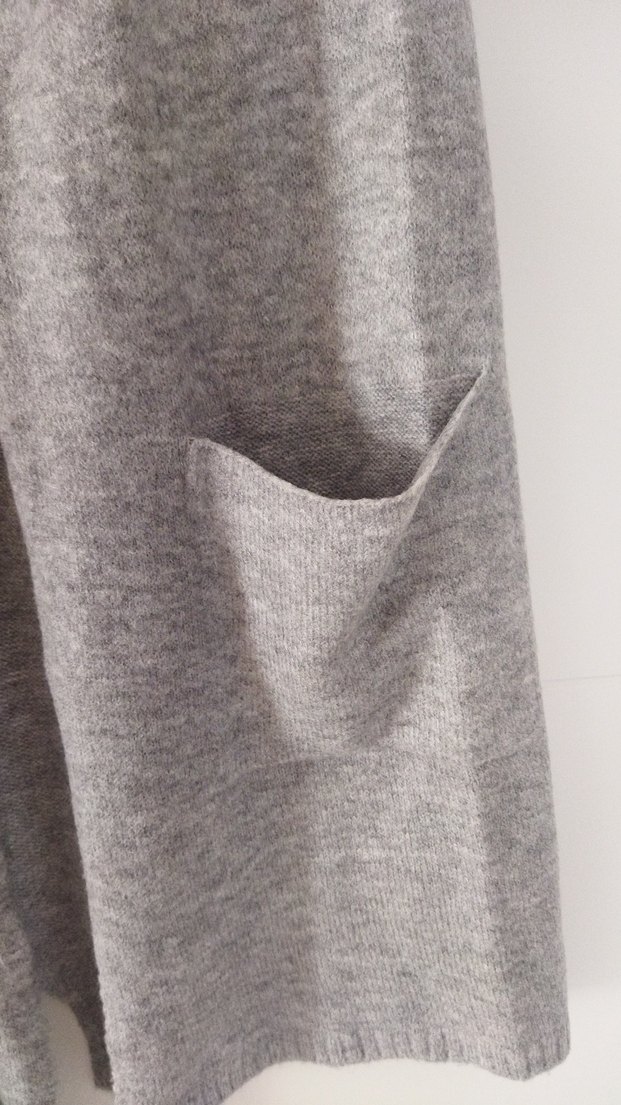 Gri Uzun Kollu Örgü Yelek - Görsel 2